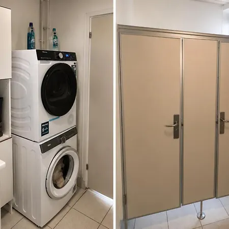 Bk - Isolated With Own Entrance Apartment *